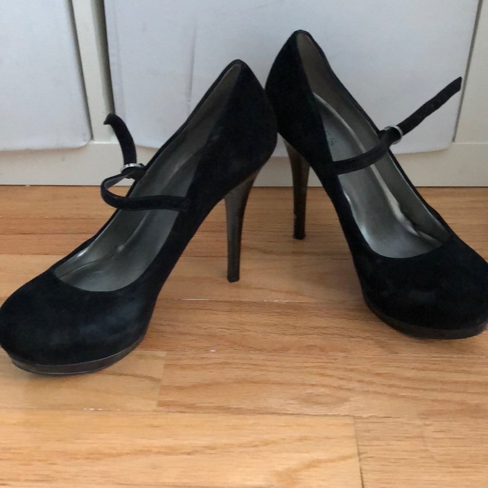 Guess platform heels